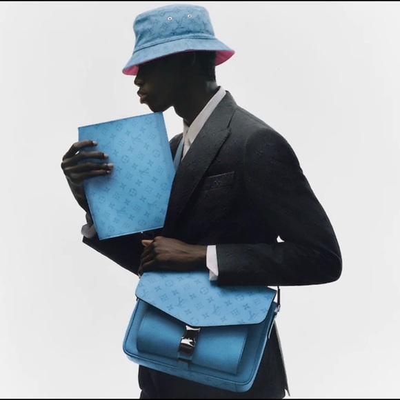 Authentic Louis Vuitton Pochette Voyage MM limited edition 2021 - Picture 13 of 16